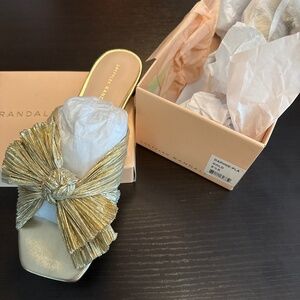 Loeffler Randall - Daphne Pleated Gold Bow Slide 8.5